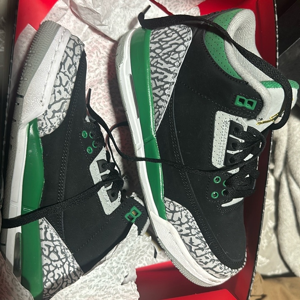 Used jordand 3s